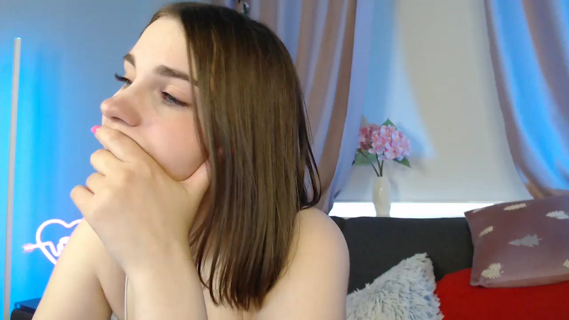Gallery image thumbnail from LaneyGrey's myfreecams stream on, 05/02/2025, 13:32 image 17 of 20