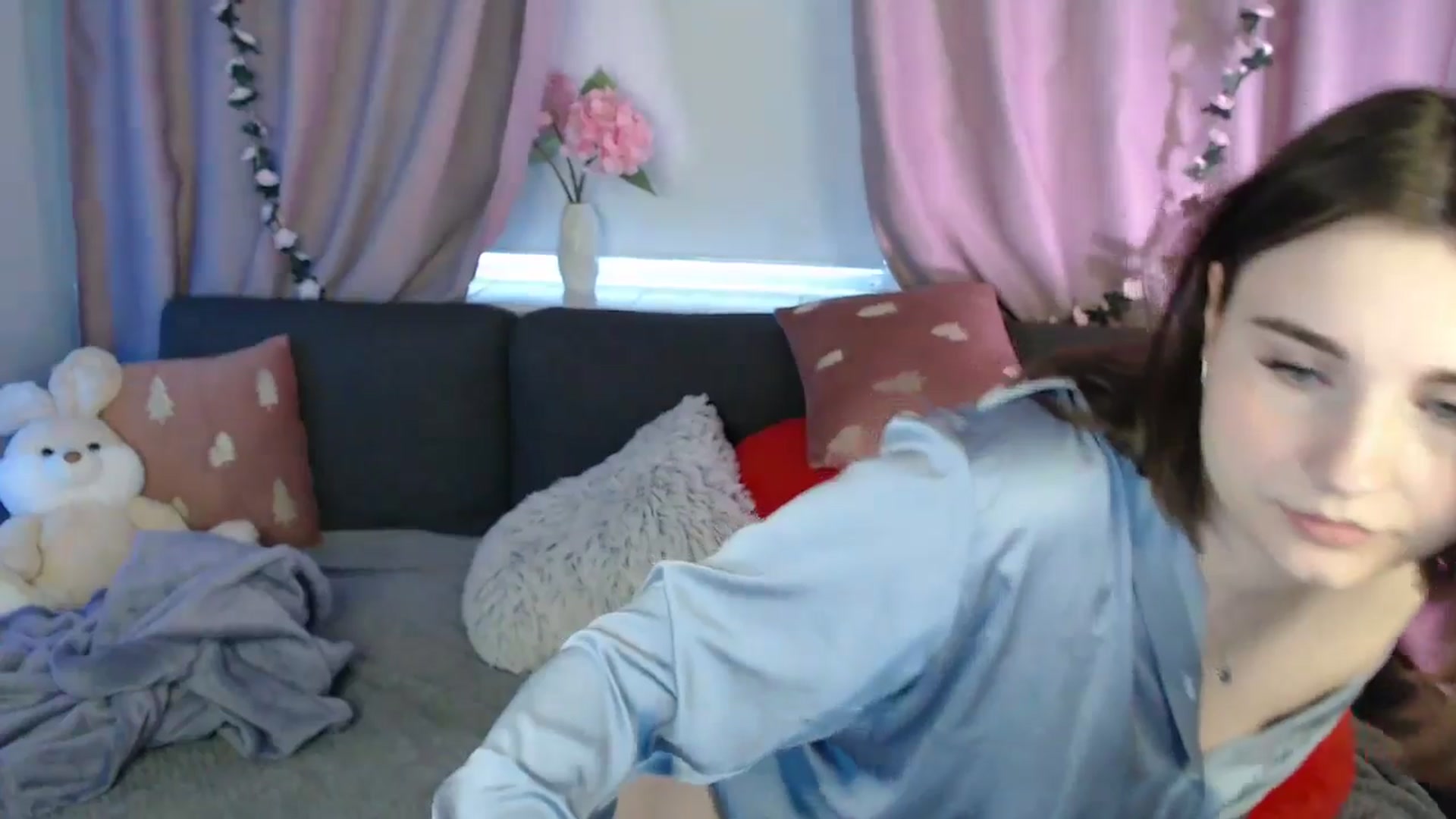Gallery image thumbnail from LaneyGrey's myfreecams stream on, 05/03/2025, 09:26 image 12 of 20