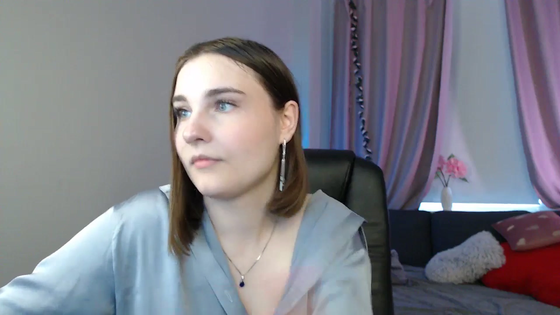 Gallery image thumbnail from LaneyGrey's myfreecams stream on, 05/03/2025, 10:19 image 9 of 20