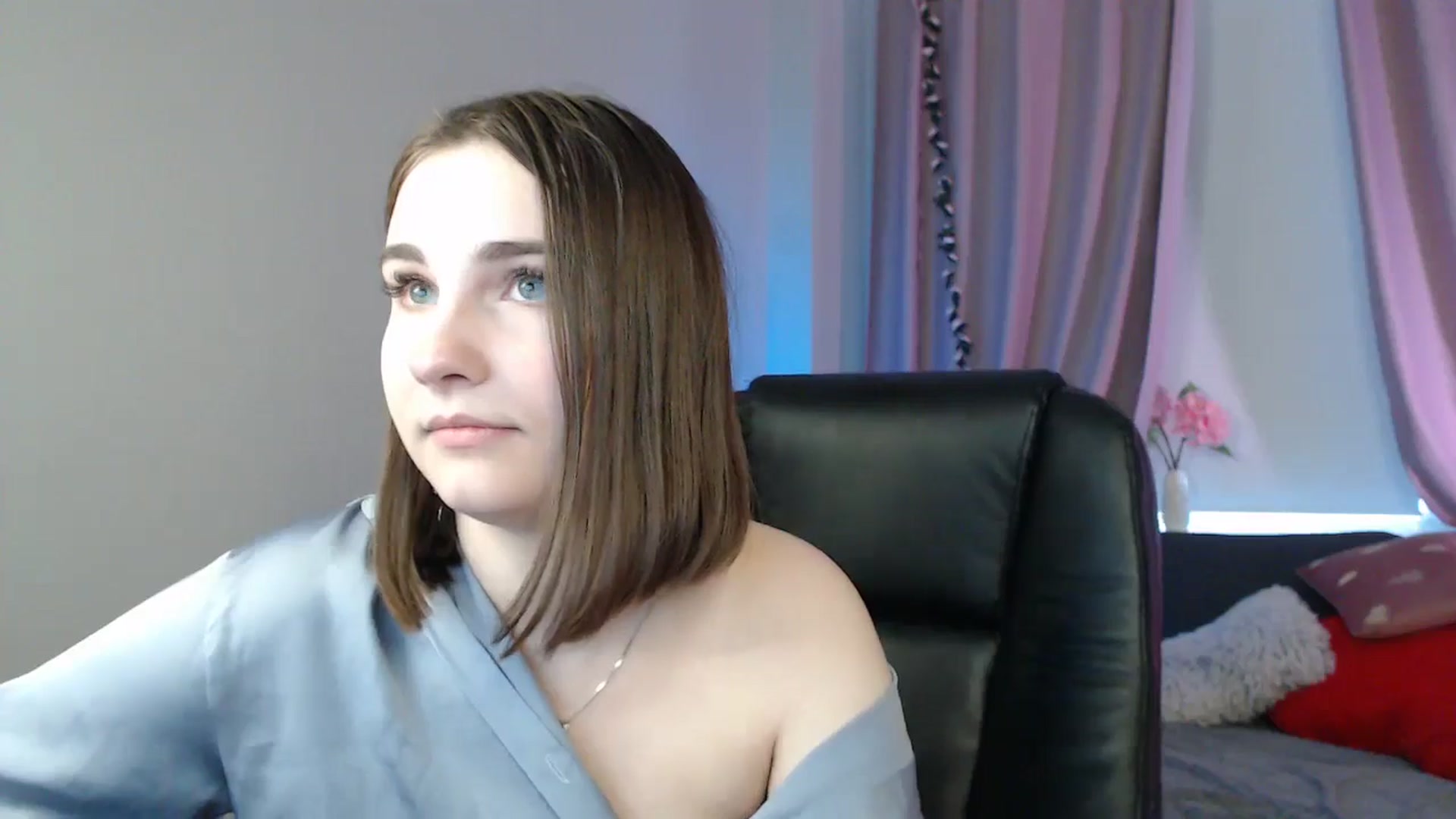 Gallery image thumbnail from LaneyGrey's myfreecams stream on, 05/03/2025, 10:19 image 19 of 20