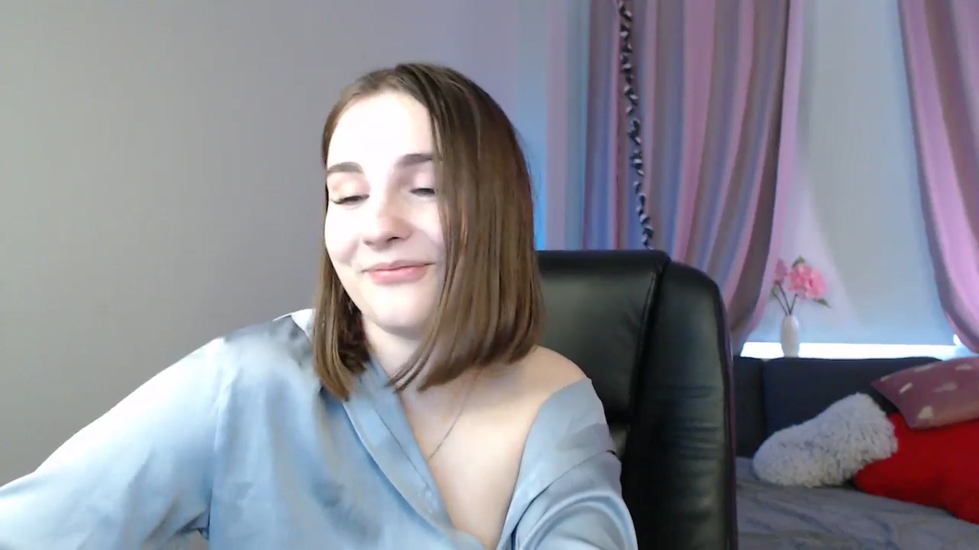Gallery image thumbnail from LaneyGrey's myfreecams stream on, 05/03/2025, 10:19 image 18 of 20
