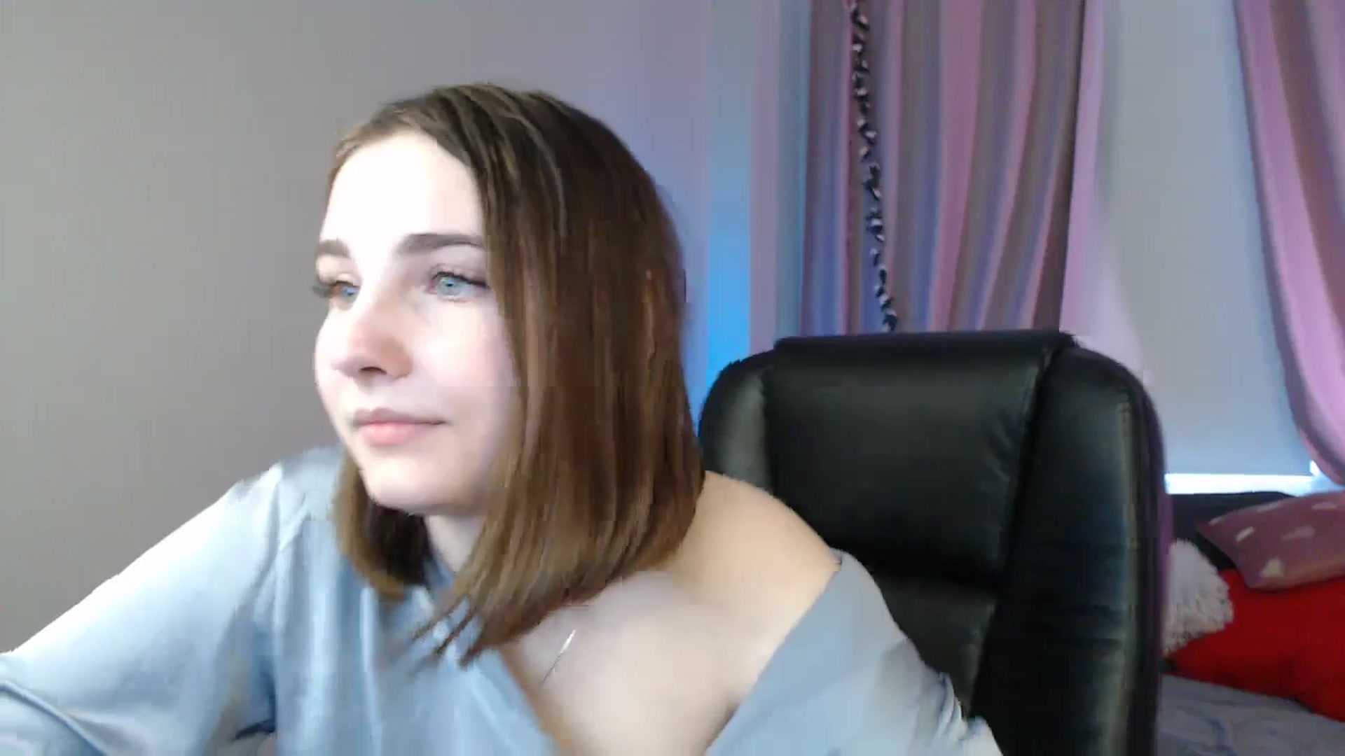 Gallery image thumbnail from LaneyGrey's myfreecams stream on, 05/03/2025, 10:19 image 15 of 20