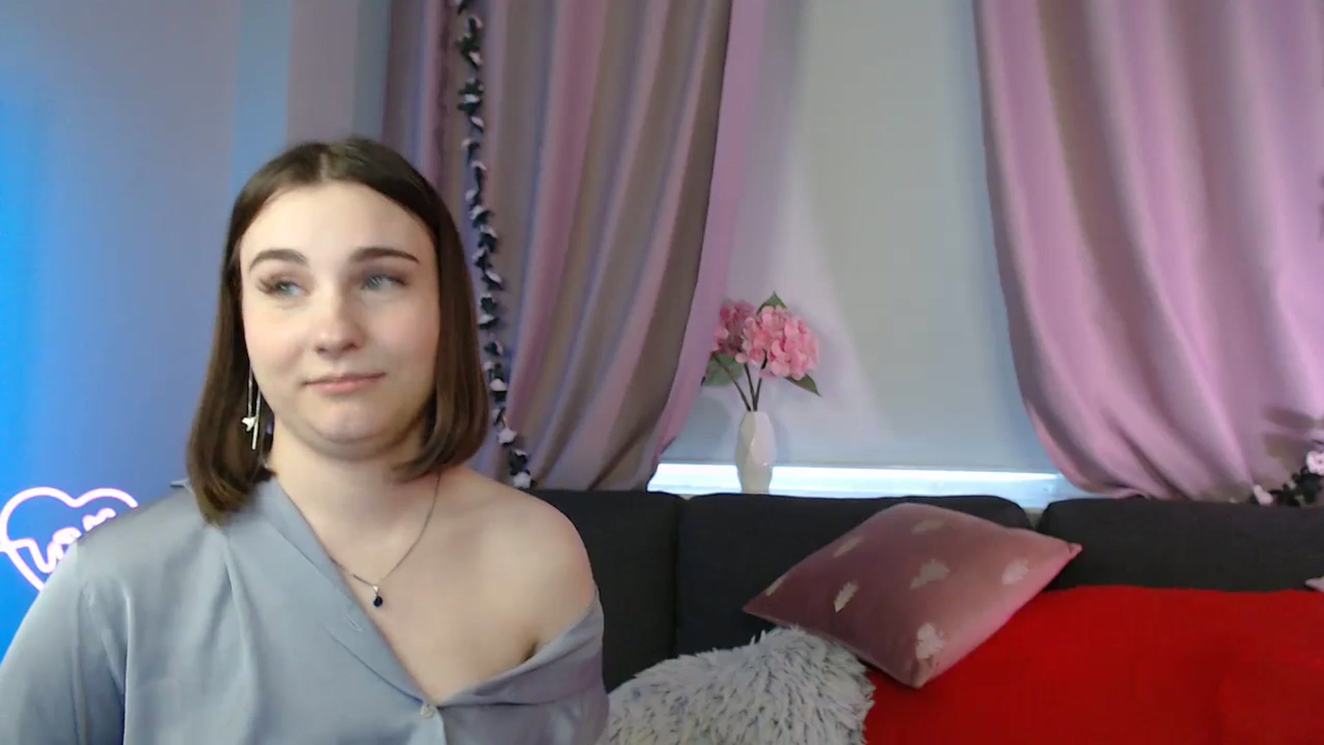 Gallery image thumbnail from LaneyGrey's myfreecams stream on, 05/03/2025, 10:55 image 5 of 20