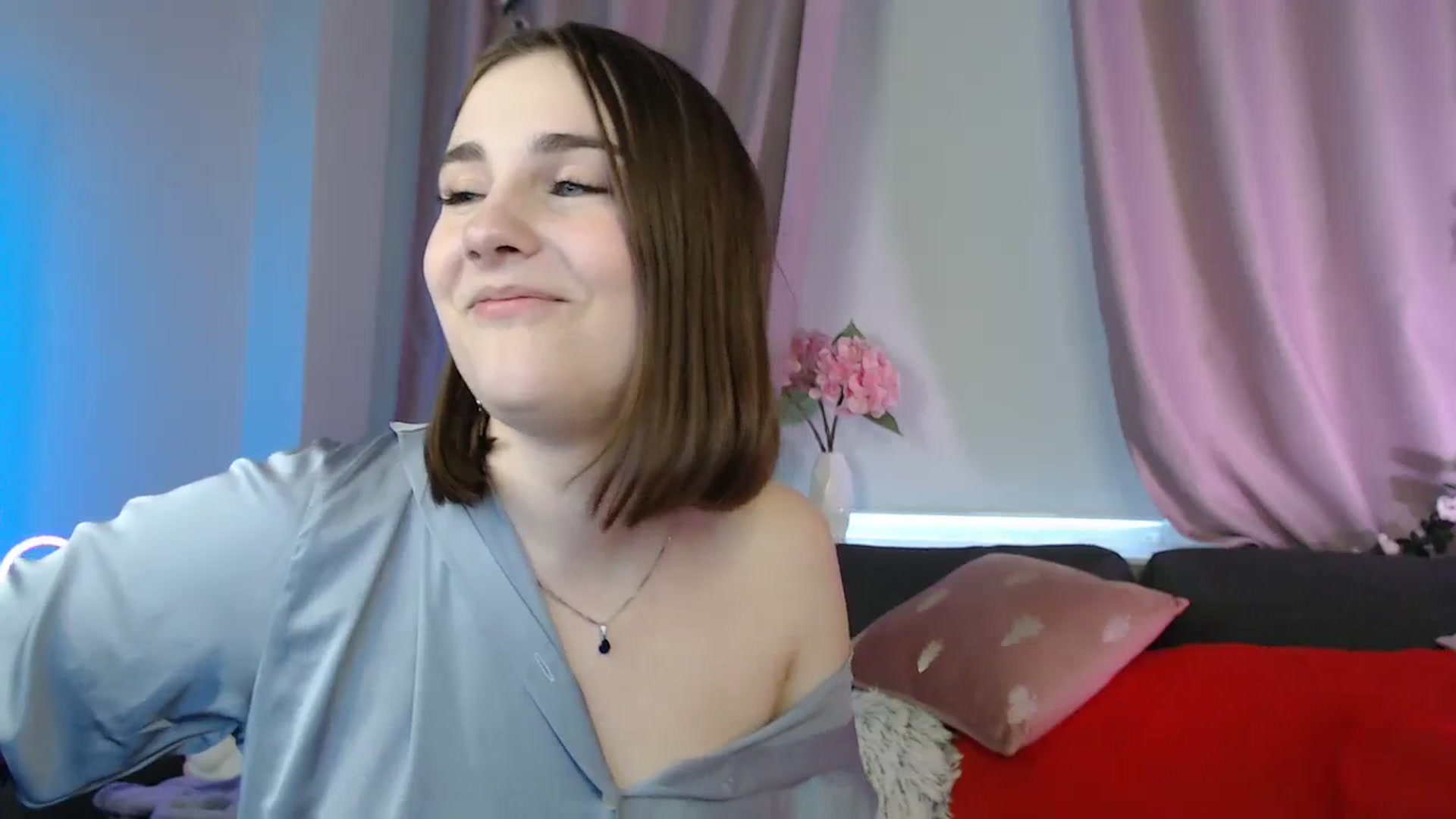 Gallery image thumbnail from LaneyGrey's myfreecams stream on, 05/03/2025, 10:55 image 17 of 20