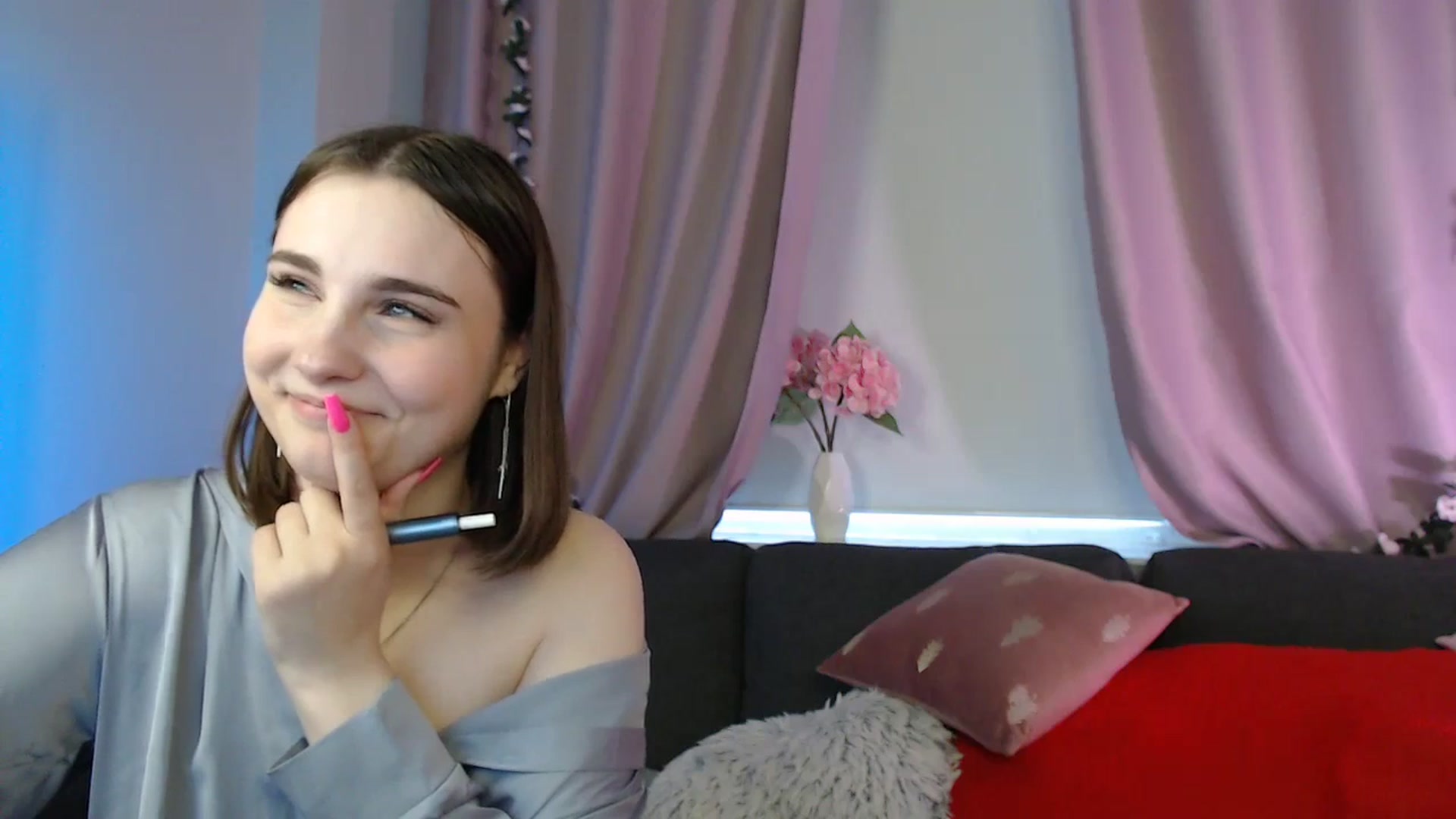Gallery image thumbnail from LaneyGrey's myfreecams stream on, 05/03/2025, 10:55 image 4 of 20