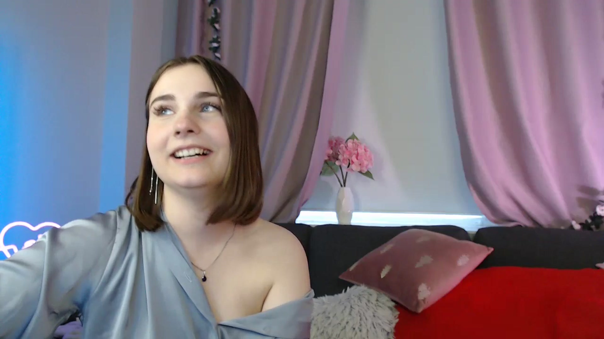 Gallery image thumbnail from LaneyGrey's myfreecams stream on, 05/03/2025, 10:55 image 12 of 20