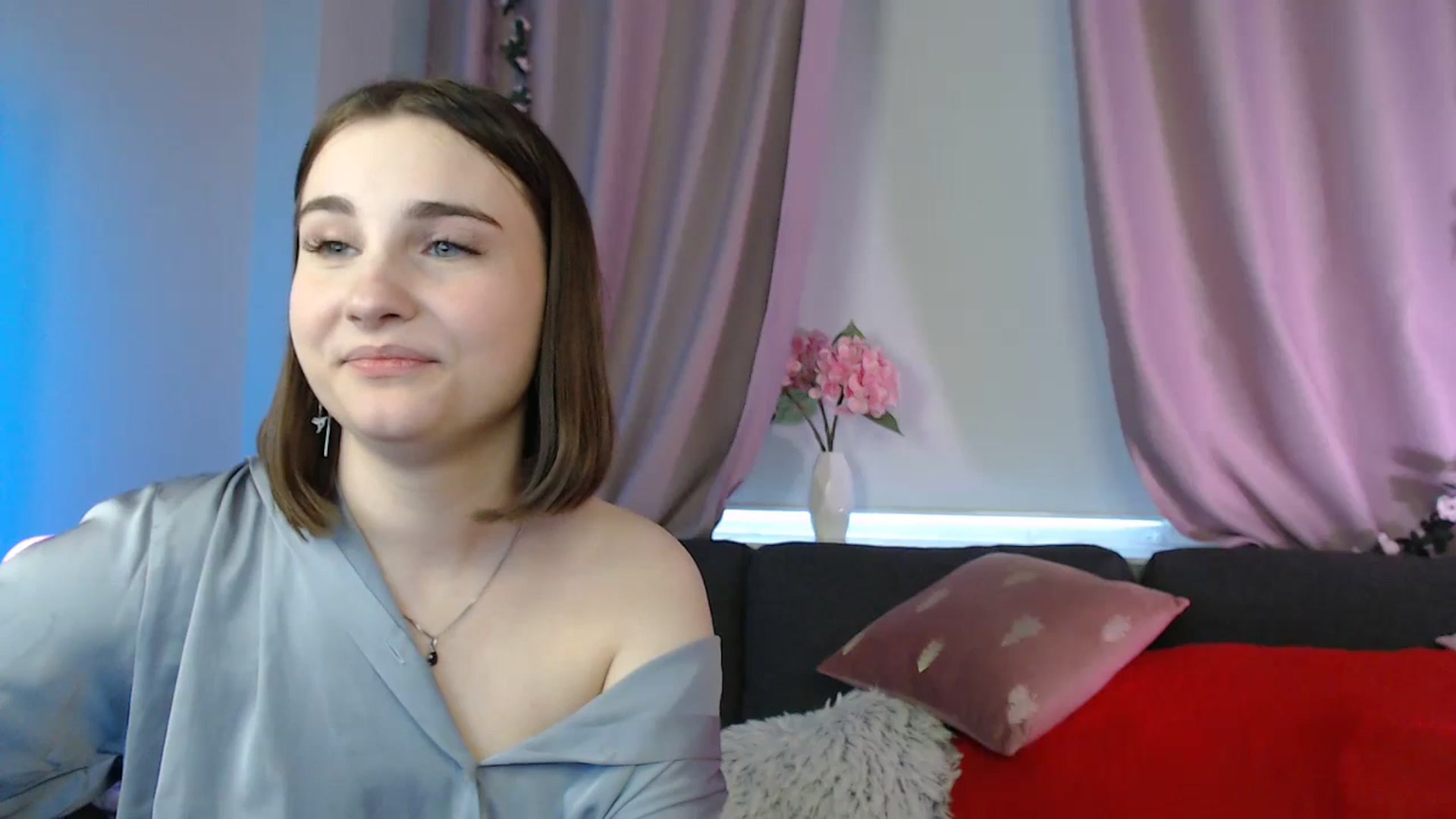 Gallery image thumbnail from LaneyGrey's myfreecams stream on, 05/03/2025, 10:55 image 6 of 20