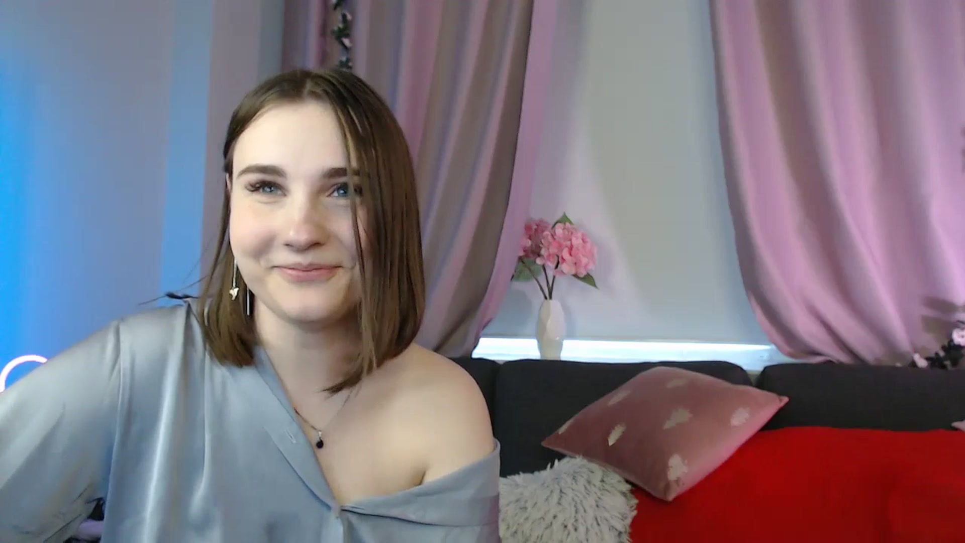 Gallery image thumbnail from LaneyGrey's myfreecams stream on, 05/03/2025, 10:55 image 2 of 20