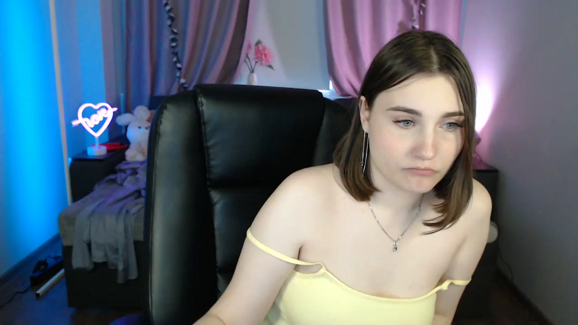 Gallery image thumbnail from LaneyGrey's myfreecams stream on, 05/03/2025, 11:51 image 13 of 20