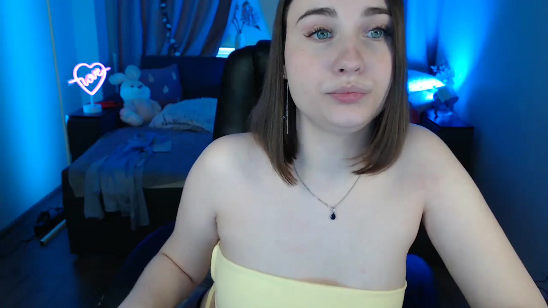 Gallery image thumbnail from LaneyGrey's myfreecams stream on, 05/03/2025, 13:40 image 15 of 20