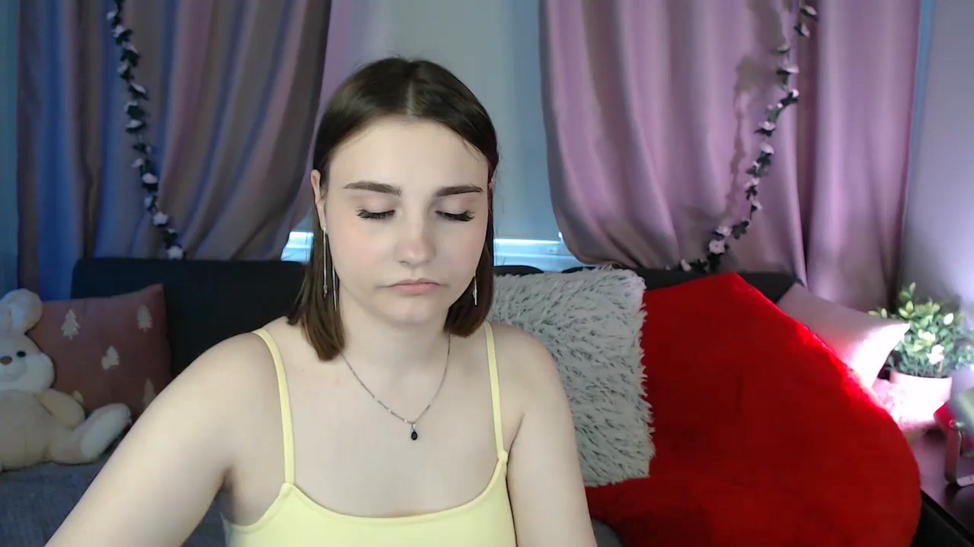 Gallery image thumbnail from LaneyGrey's myfreecams stream on, 05/04/2025, 11:33 image 1 of 20