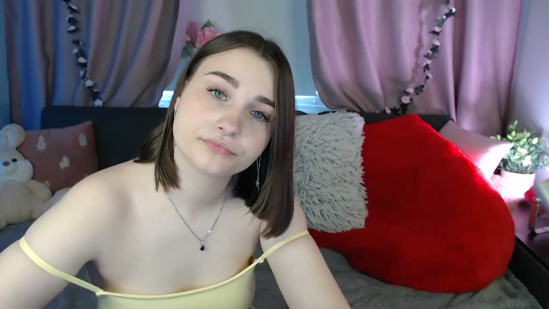 Gallery image thumbnail from LaneyGrey's myfreecams stream on, 05/04/2025, 11:33 image 11 of 20