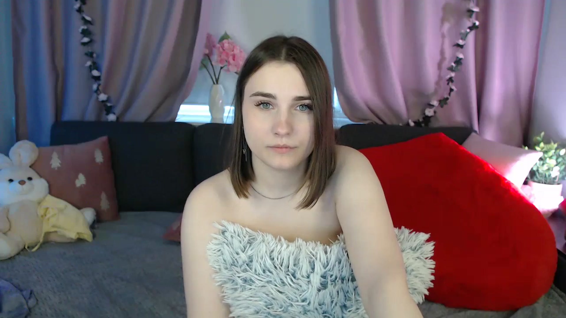 Gallery image thumbnail from LaneyGrey's myfreecams stream on, 05/04/2025, 13:54 image 12 of 20