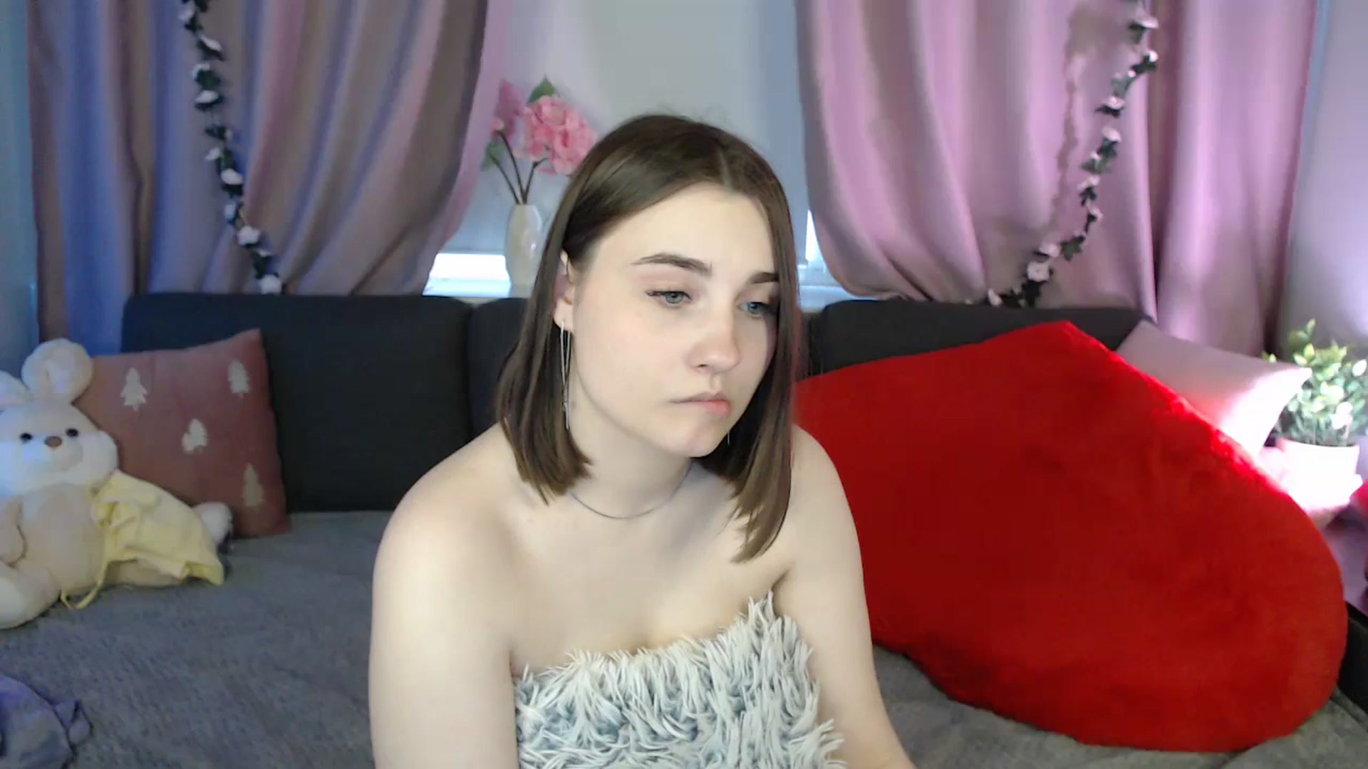 Gallery image thumbnail from LaneyGrey's myfreecams stream on, 05/04/2025, 13:54 image 6 of 20