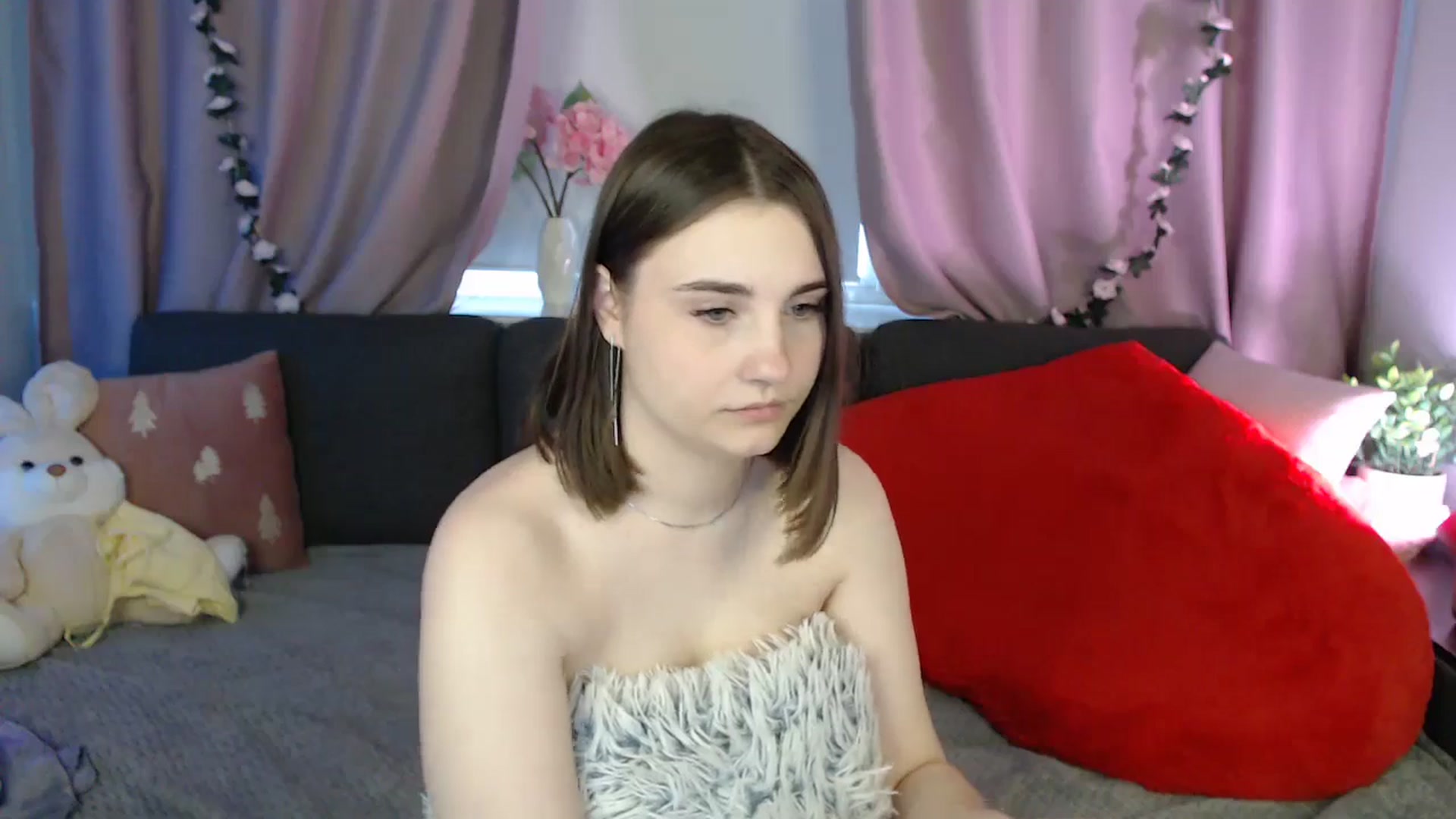 Gallery image thumbnail from LaneyGrey's myfreecams stream on, 05/04/2025, 13:54 image 5 of 20