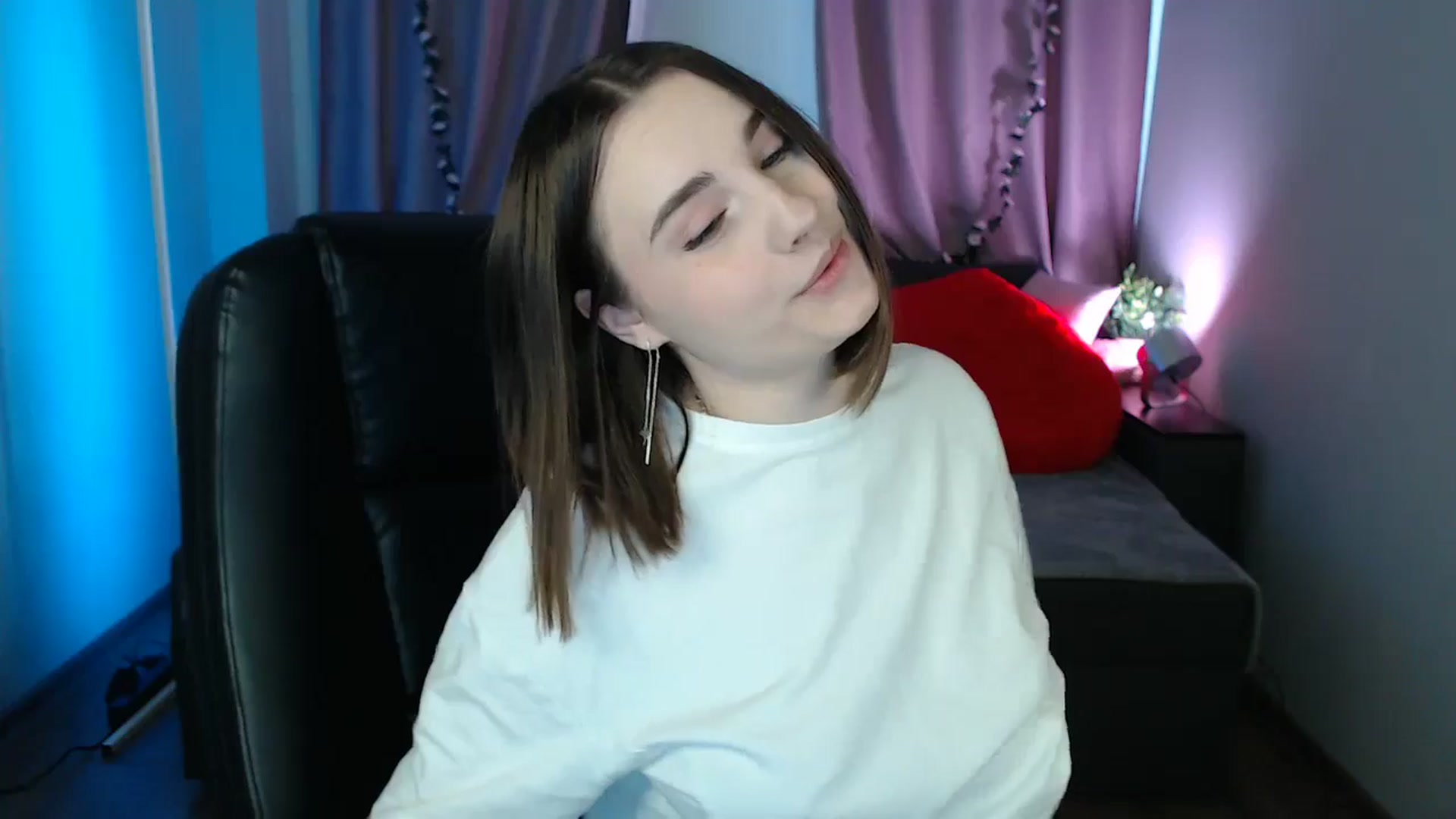 Gallery image thumbnail from LaneyGrey's myfreecams stream on, 05/05/2025, 08:53 image 13 of 20