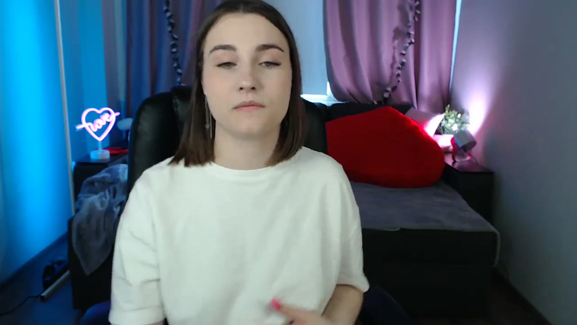 Gallery image thumbnail from LaneyGrey's myfreecams stream on, 05/05/2025, 08:53 image 19 of 20