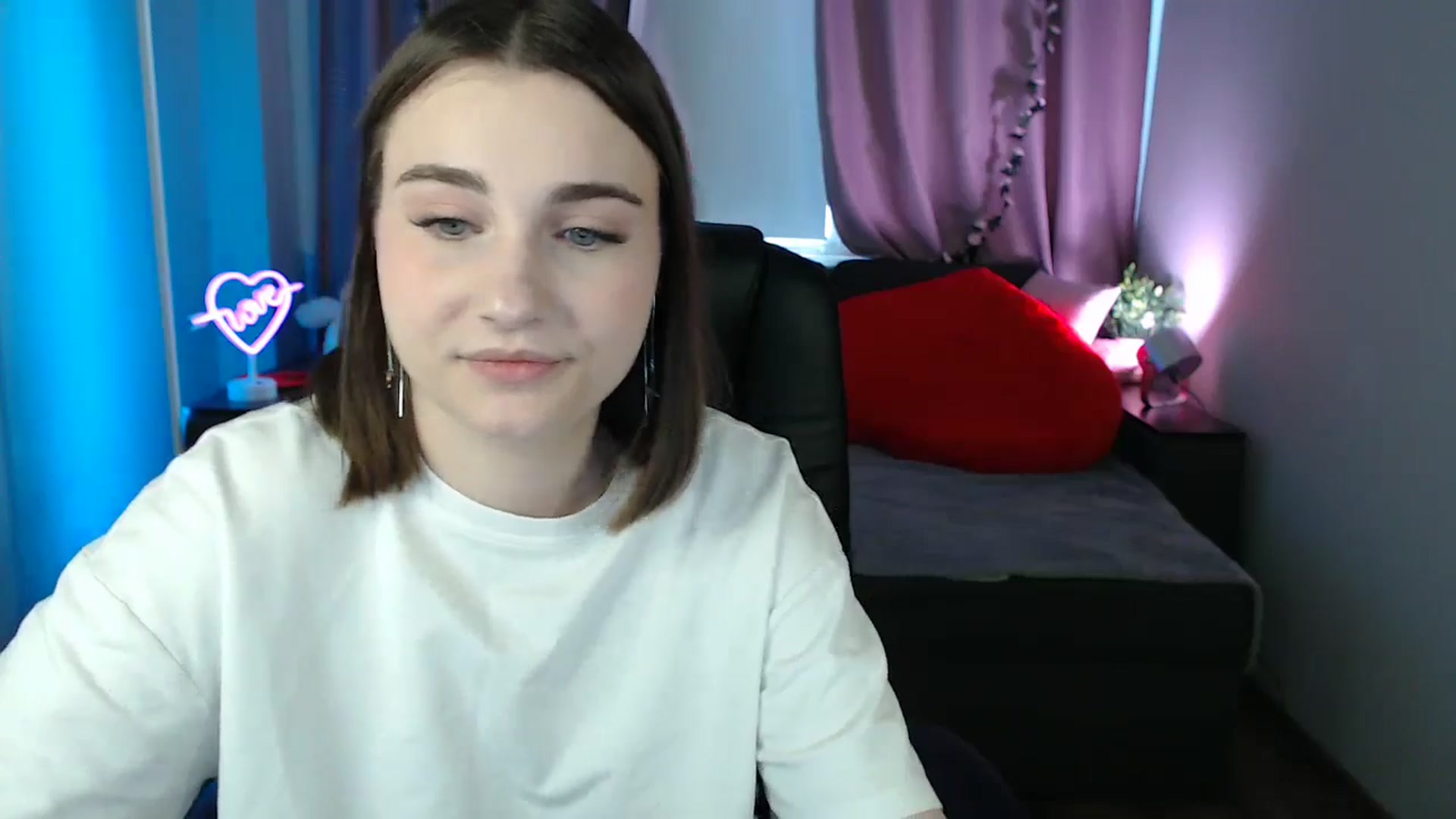 Gallery image thumbnail from LaneyGrey's myfreecams stream on, 05/05/2025, 08:53 image 20 of 20