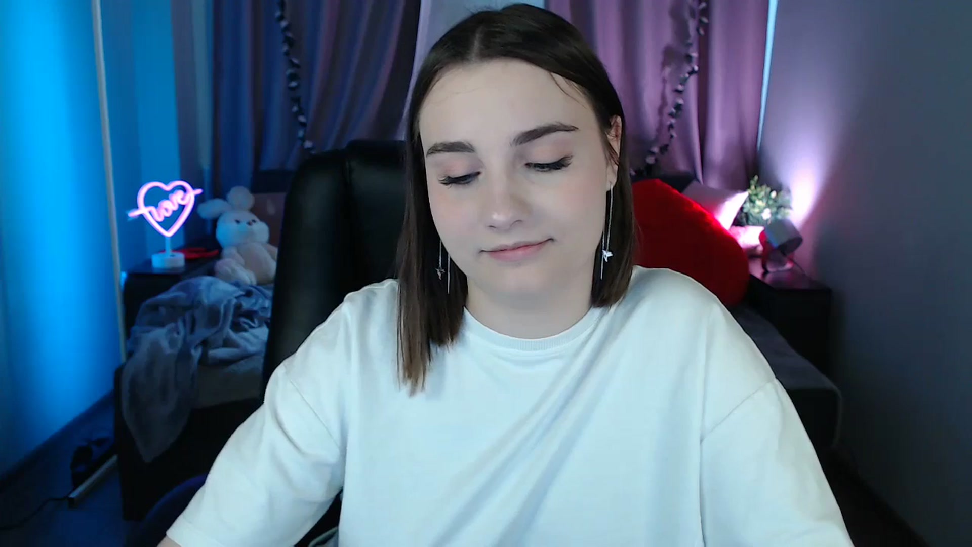 Gallery image thumbnail from LaneyGrey's myfreecams stream on, 05/05/2025, 08:53 image 14 of 20