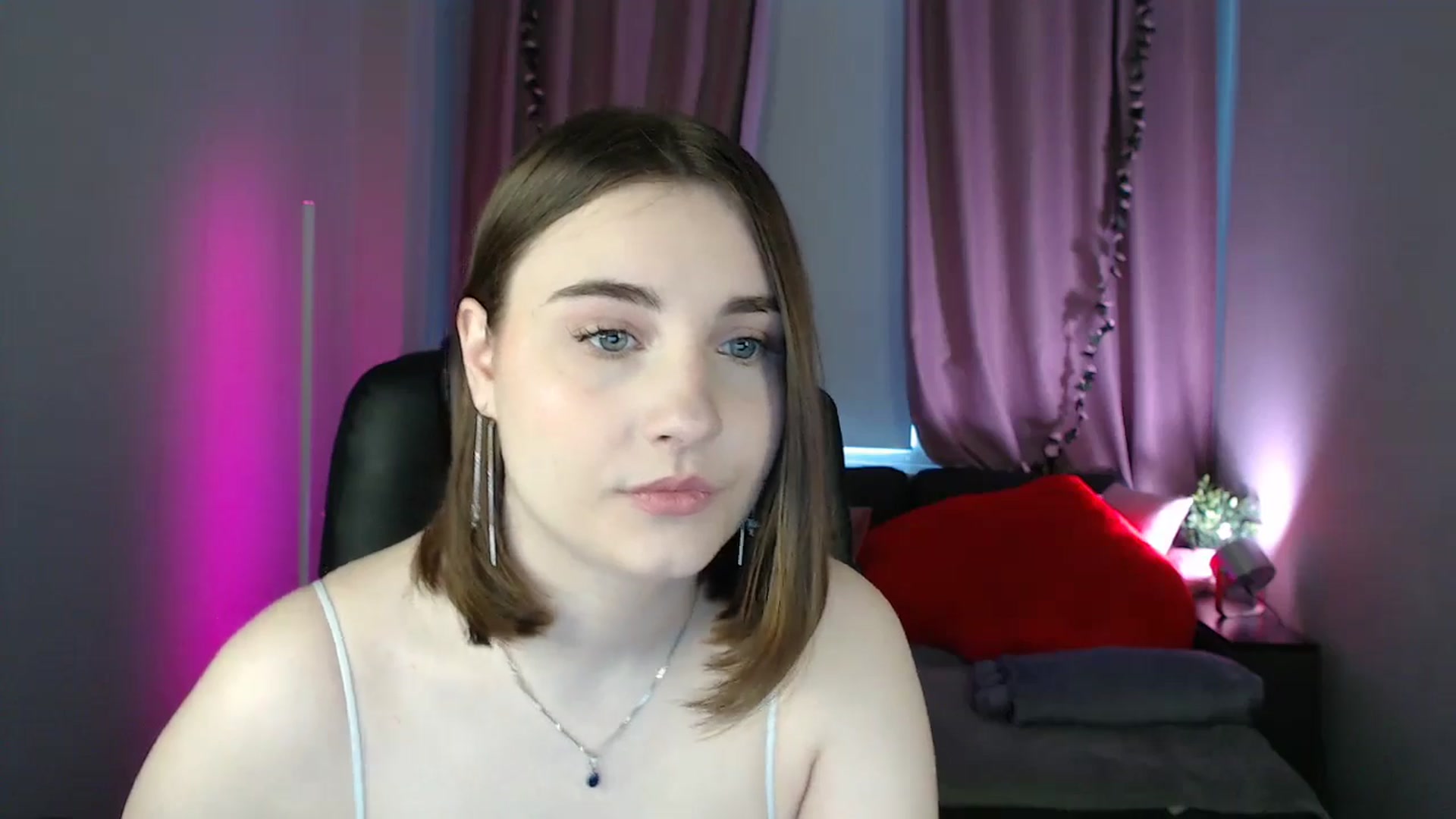 Gallery image thumbnail from LaneyGrey's myfreecams stream on, 05/13/2025, 08:24 image 3 of 20