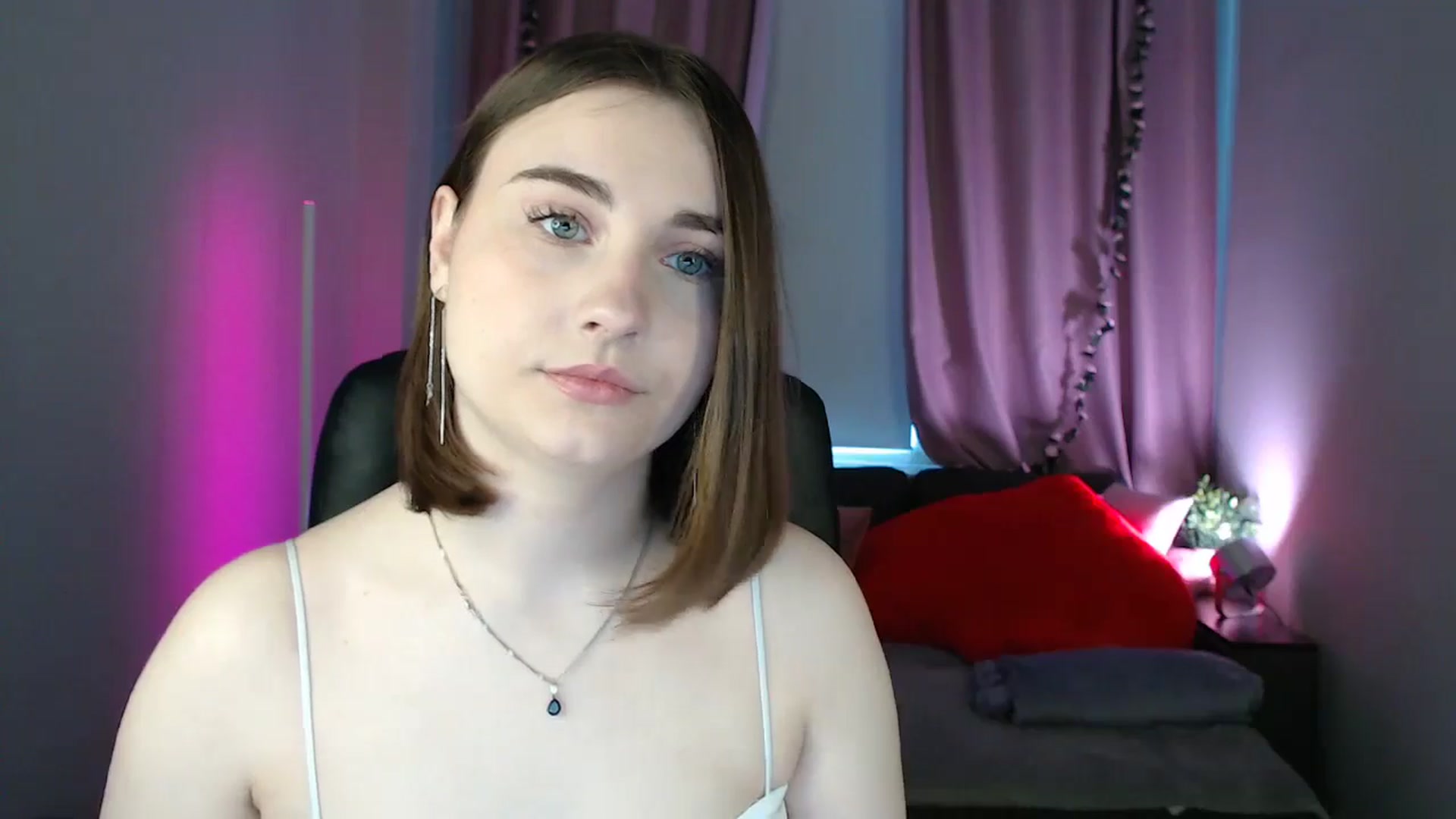 Gallery image thumbnail from LaneyGrey's myfreecams stream on, 05/13/2025, 08:24 image 4 of 20