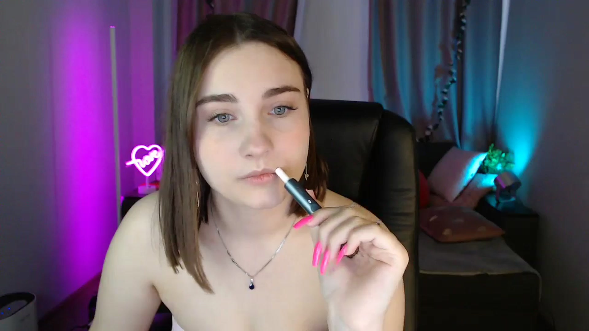 Gallery image thumbnail from LaneyGrey's myfreecams stream on, 05/14/2025, 08:54 image 6 of 20