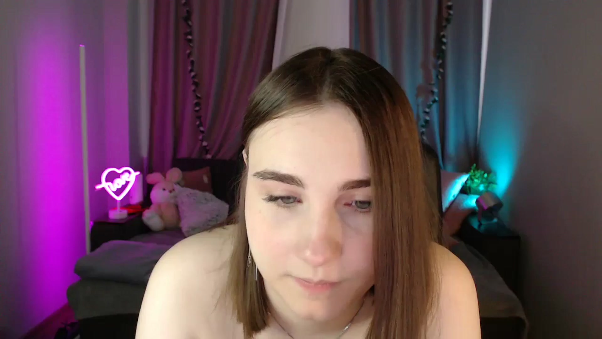 Gallery image thumbnail from LaneyGrey's myfreecams stream on, 05/14/2025, 10:02 image 5 of 20