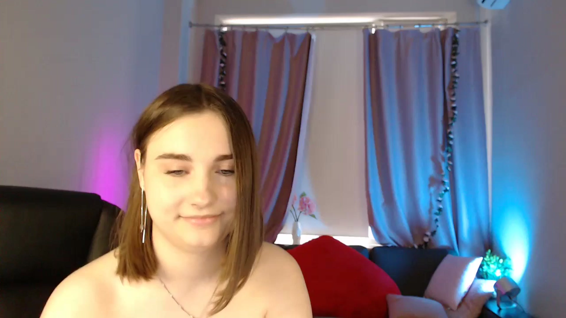 Gallery image thumbnail from LaneyGrey's myfreecams stream on, 05/16/2025, 09:50 image 6 of 20