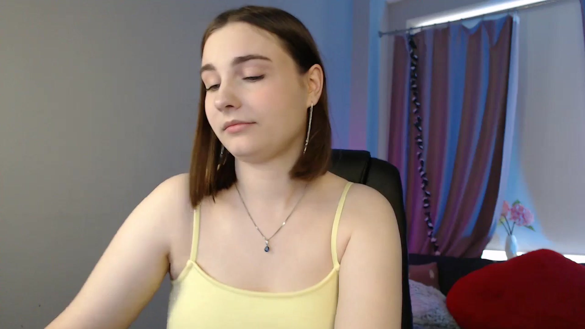 Gallery image thumbnail from LaneyGrey's myfreecams stream on, 05/16/2025, 09:50 image 3 of 20