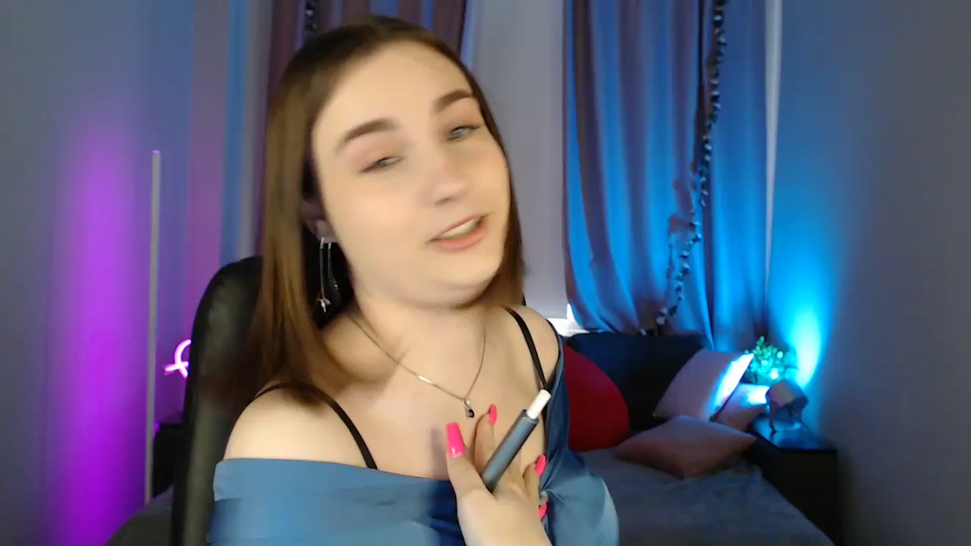 Gallery image thumbnail from LaneyGrey's myfreecams stream on, 05/17/2025, 09:12 image 19 of 20