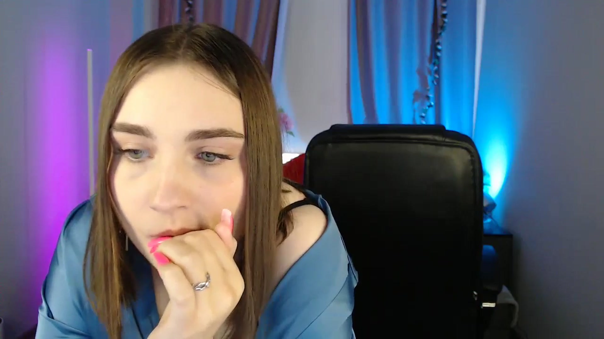 Gallery image thumbnail from LaneyGrey's myfreecams stream on, 05/17/2025, 09:30 image 4 of 20