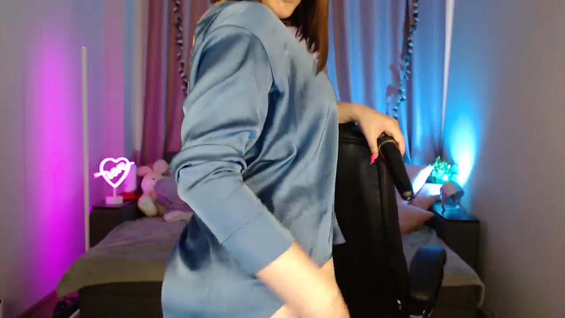 Gallery image thumbnail from LaneyGrey's myfreecams stream on, 05/17/2025, 09:30 image 19 of 20