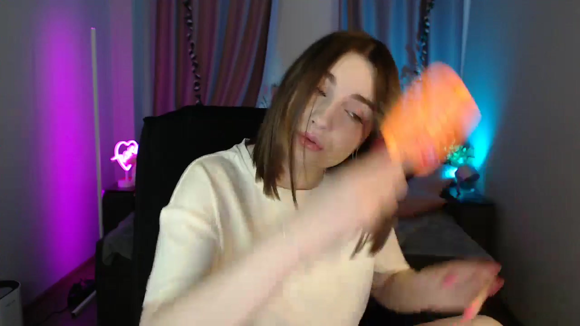 Gallery image thumbnail from LaneyGrey's myfreecams stream on, 05/18/2025, 09:21 image 2 of 20
