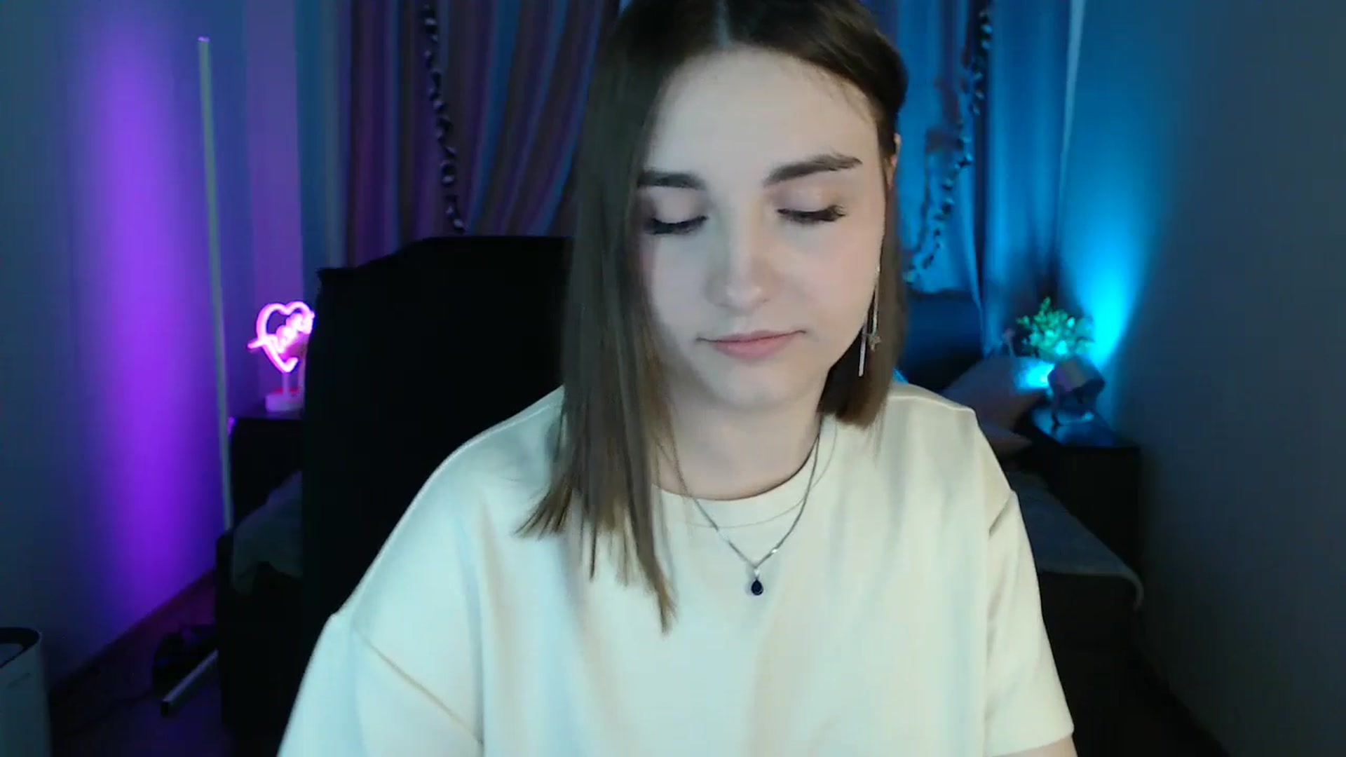Gallery image thumbnail from LaneyGrey's myfreecams stream on, 05/18/2025, 09:21 image 20 of 20