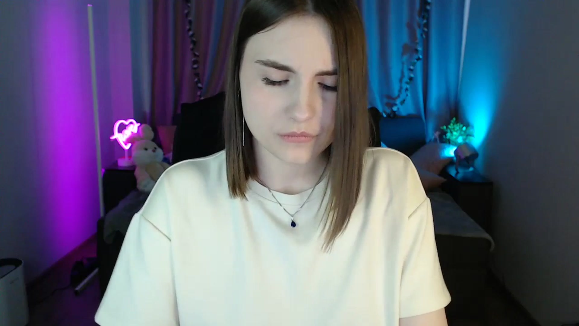 Gallery image thumbnail from LaneyGrey's myfreecams stream on, 05/18/2025, 09:21 image 13 of 20