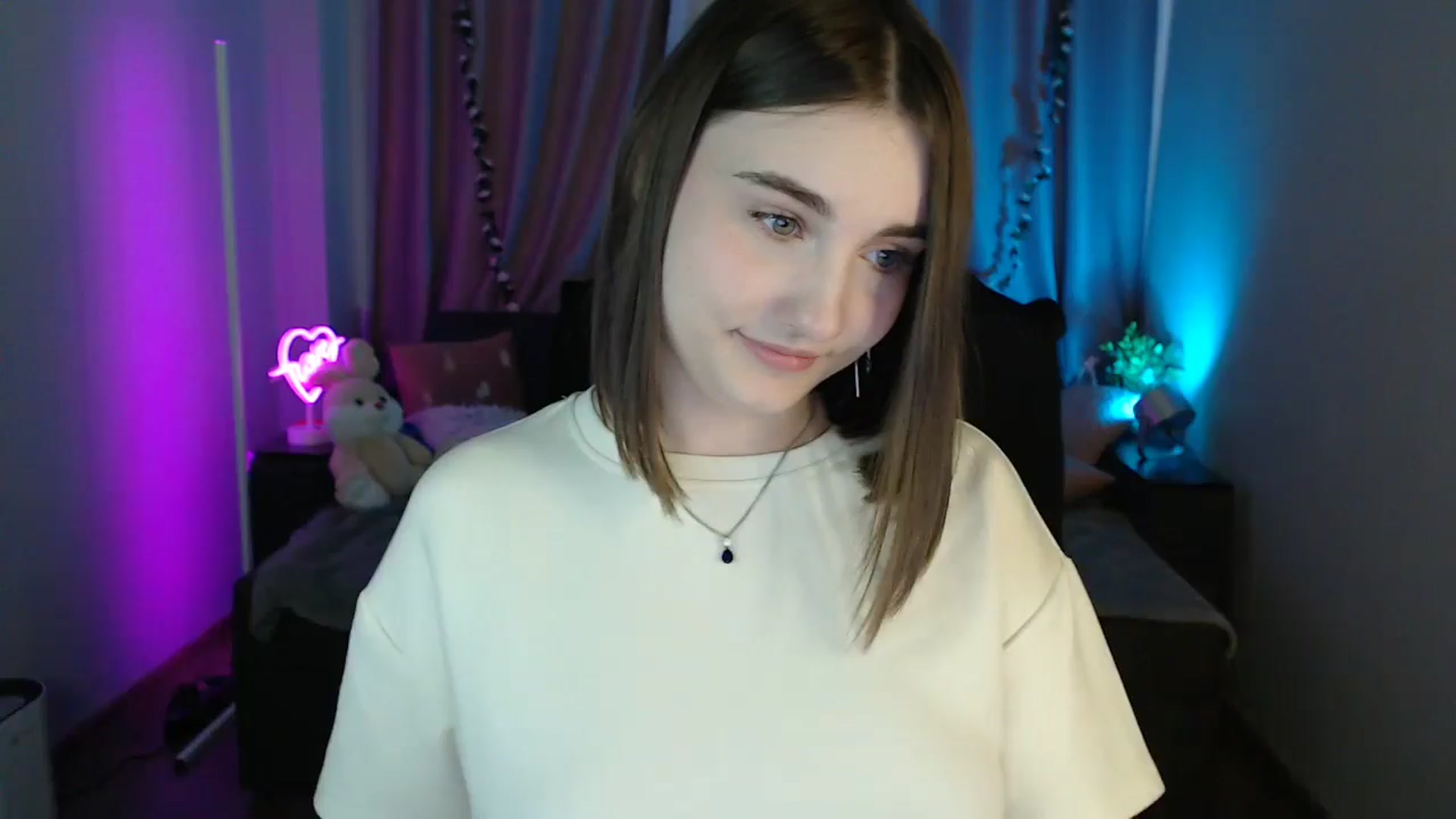 Gallery image thumbnail from LaneyGrey's myfreecams stream on, 05/18/2025, 09:21 image 19 of 20