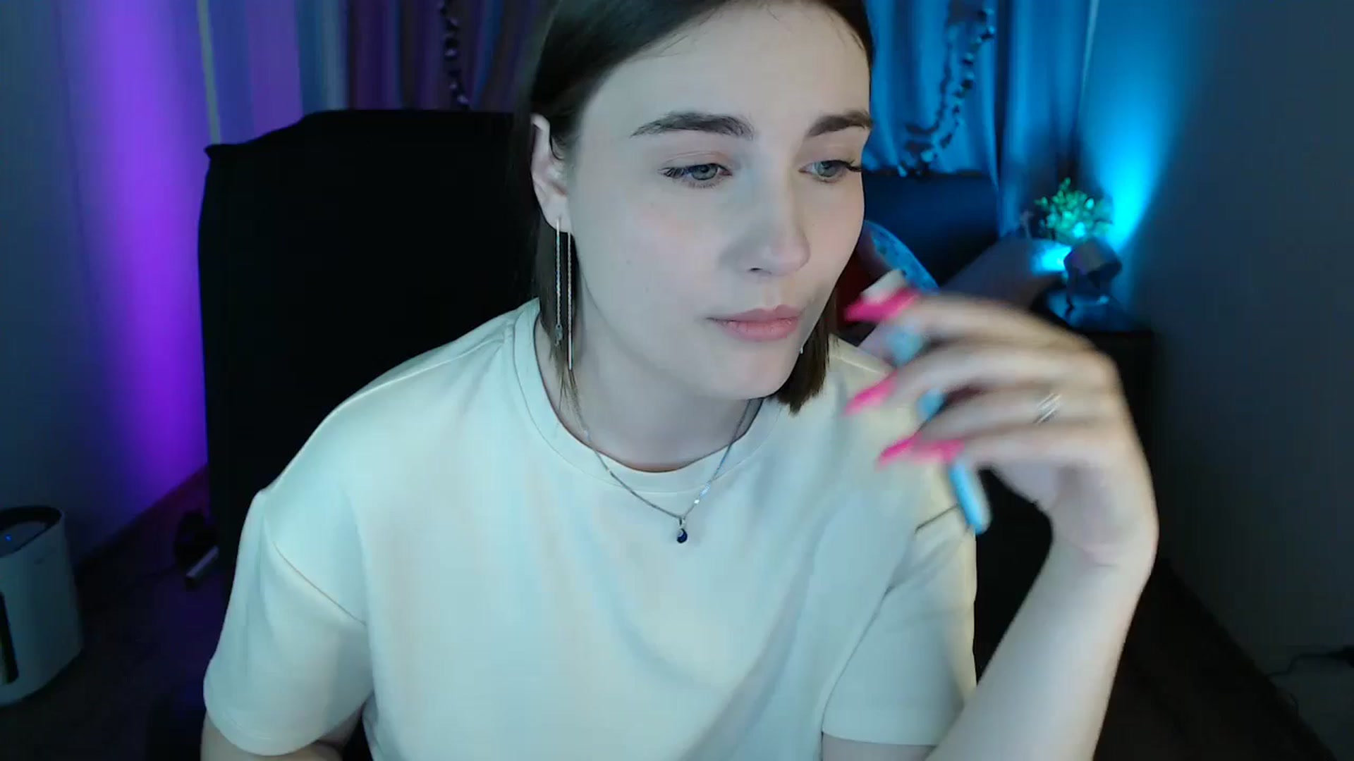 Gallery image thumbnail from LaneyGrey's myfreecams stream on, 05/18/2025, 09:21 image 15 of 20