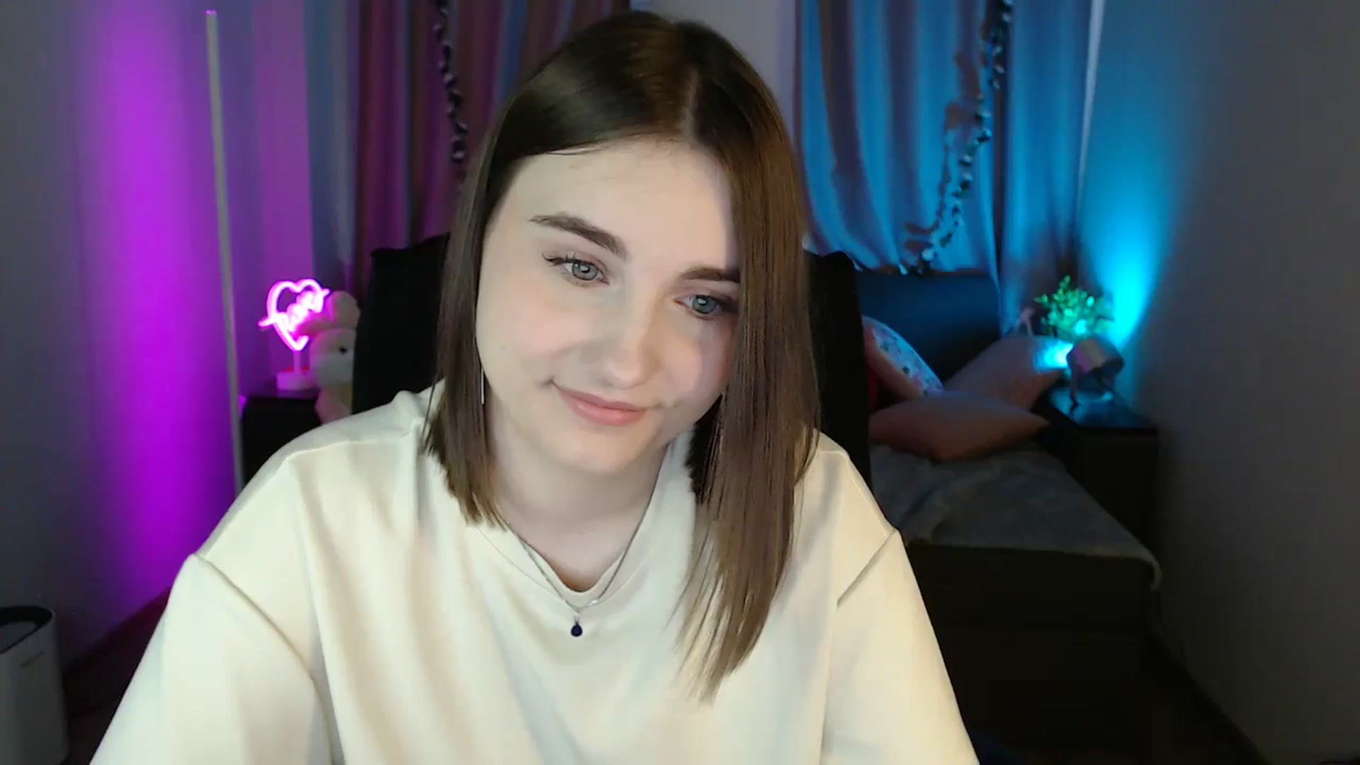 Gallery image thumbnail from LaneyGrey's myfreecams stream on, 05/18/2025, 09:21 image 12 of 20