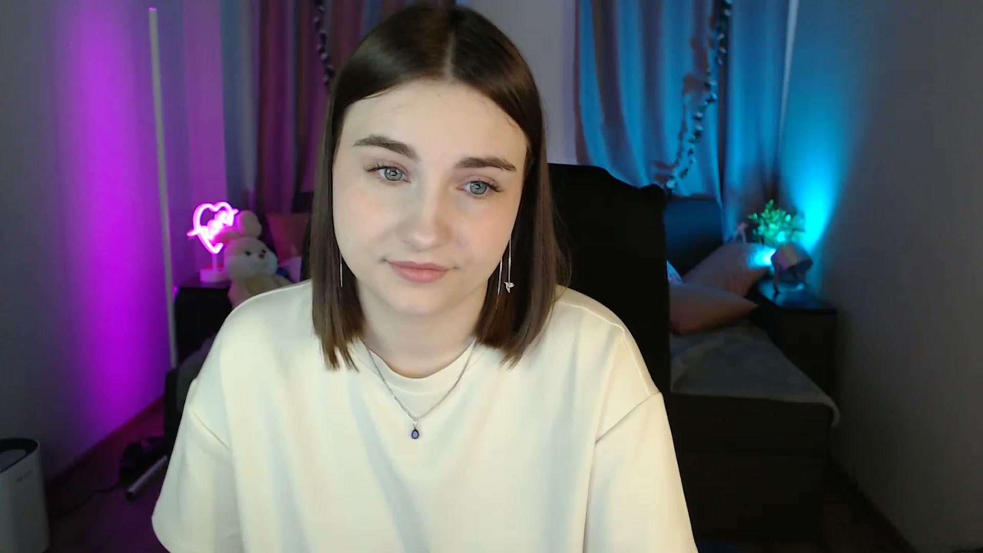 Gallery image thumbnail from LaneyGrey's myfreecams stream on, 05/18/2025, 09:21 image 11 of 20