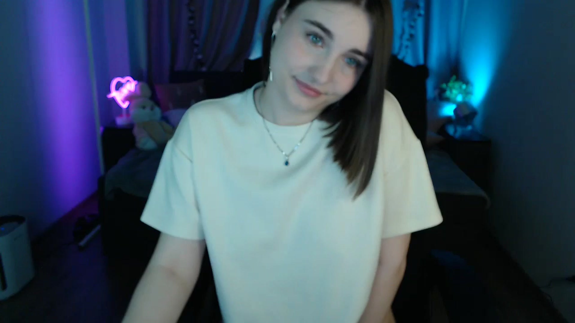 Gallery image thumbnail from LaneyGrey's myfreecams stream on, 05/18/2025, 09:21 image 16 of 20