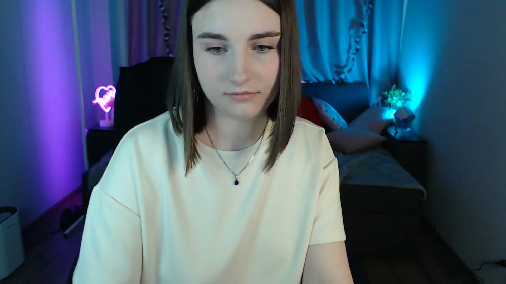 Gallery image thumbnail from LaneyGrey's myfreecams stream on, 05/18/2025, 09:50 image 18 of 20
