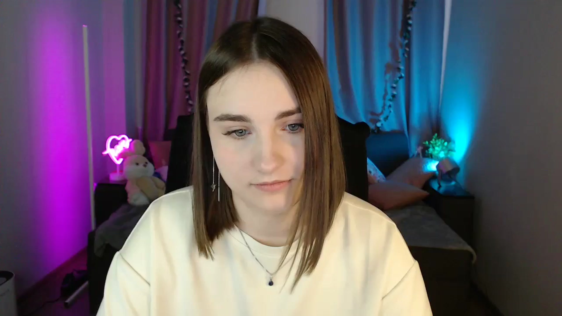 Gallery image thumbnail from LaneyGrey's myfreecams stream on, 05/18/2025, 09:50 image 9 of 20