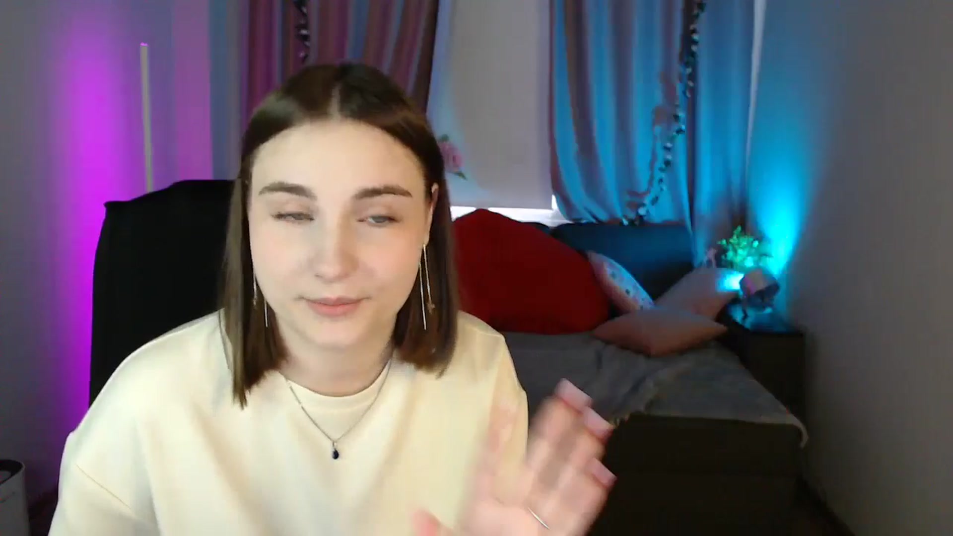 Gallery image thumbnail from LaneyGrey's myfreecams stream on, 05/18/2025, 09:50 image 7 of 20