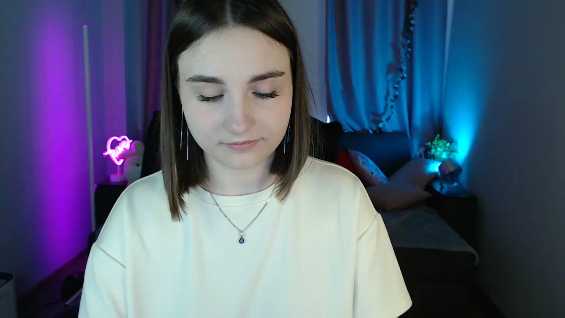 Gallery image thumbnail from LaneyGrey's myfreecams stream on, 05/18/2025, 09:50 image 6 of 20