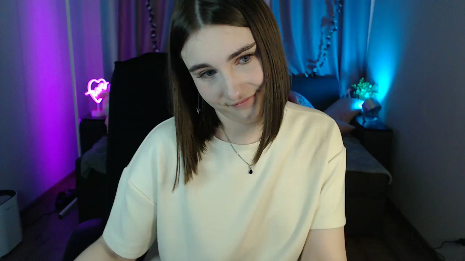 Gallery image thumbnail from LaneyGrey's myfreecams stream on, 05/18/2025, 09:50 image 17 of 20