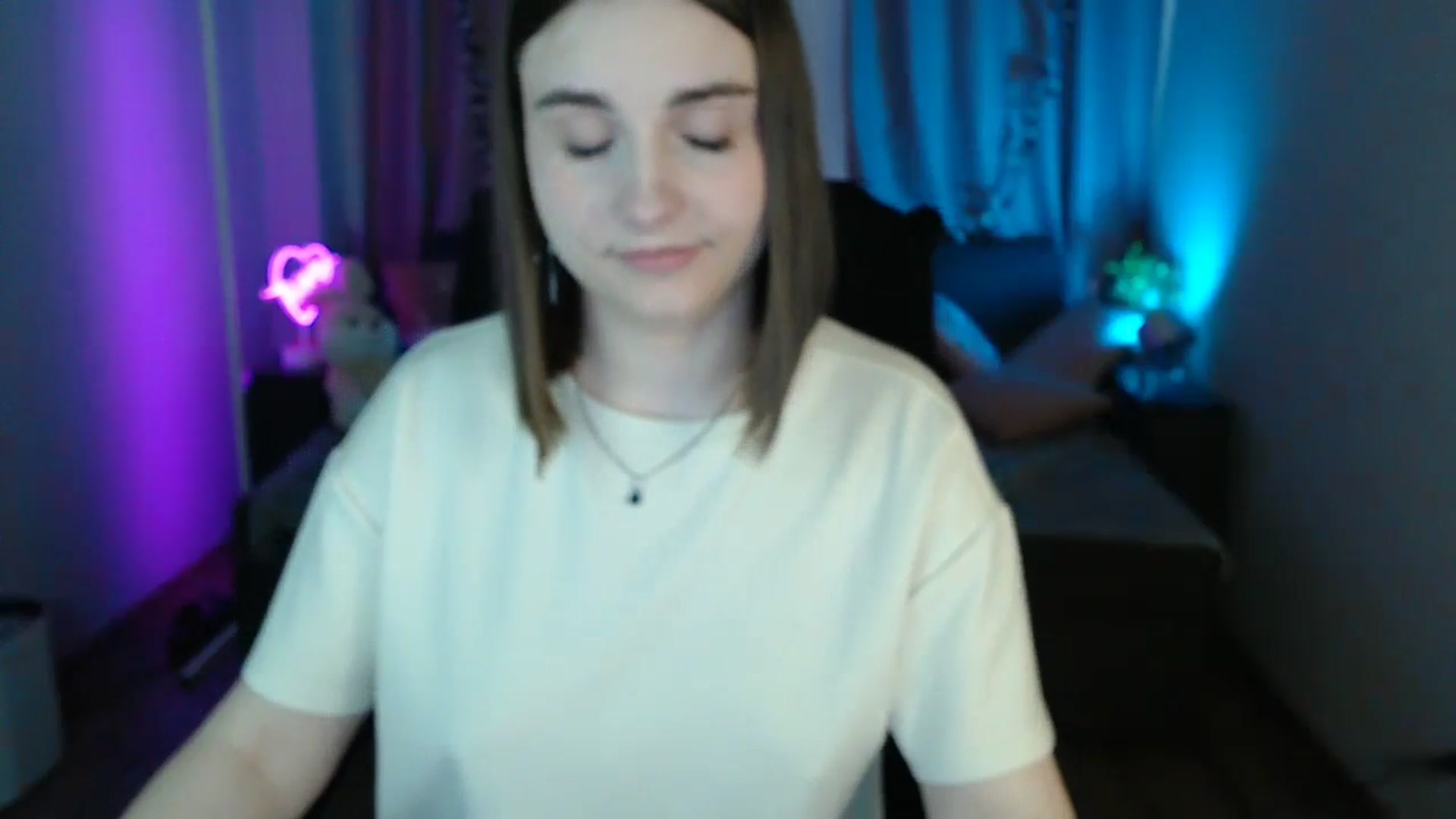 Gallery image thumbnail from LaneyGrey's myfreecams stream on, 05/18/2025, 09:50 image 14 of 20