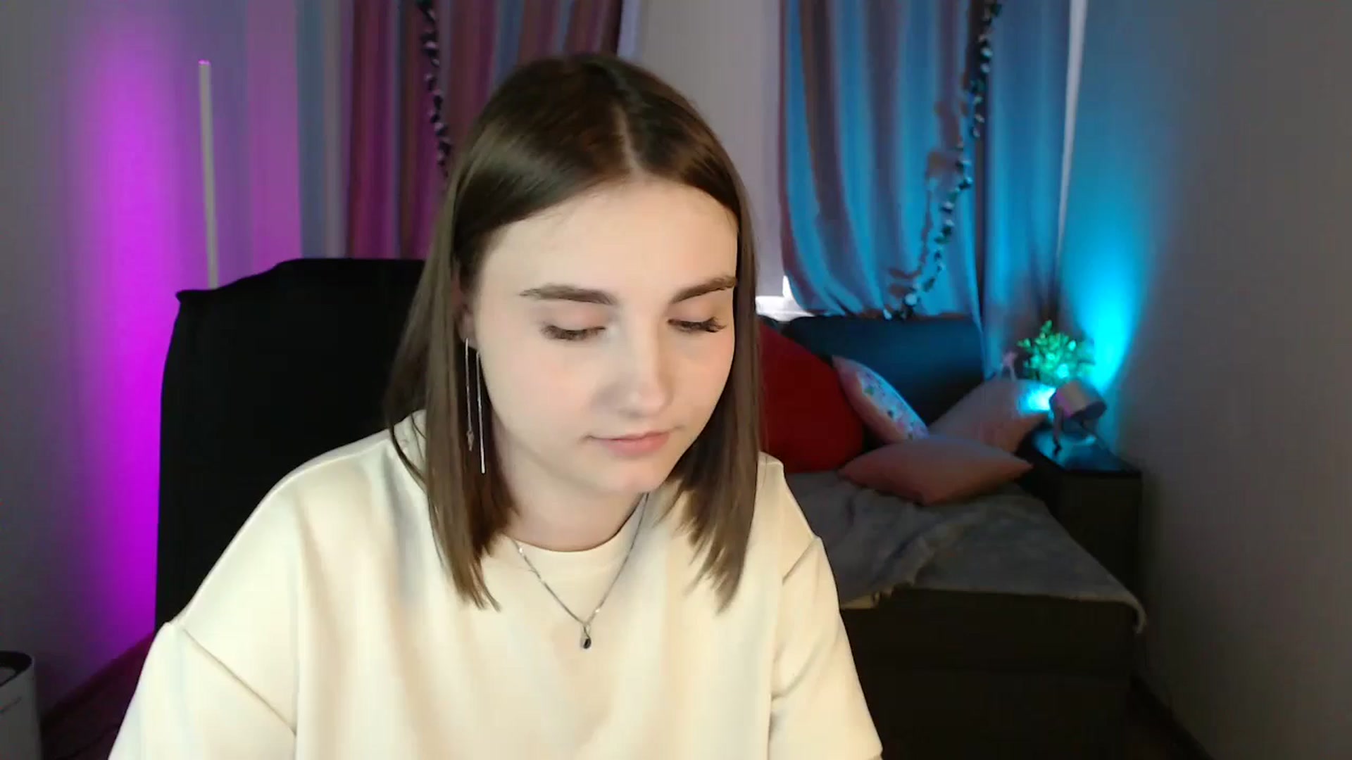 Gallery image thumbnail from LaneyGrey's myfreecams stream on, 05/18/2025, 09:50 image 12 of 20