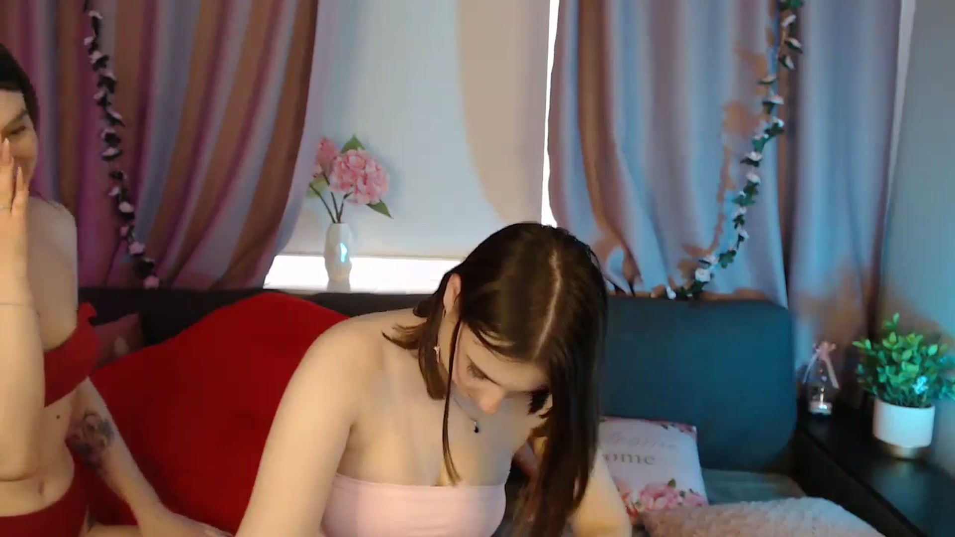 Gallery image thumbnail from LaneyGrey's myfreecams stream on, 05/19/2025, 11:50 image 20 of 20