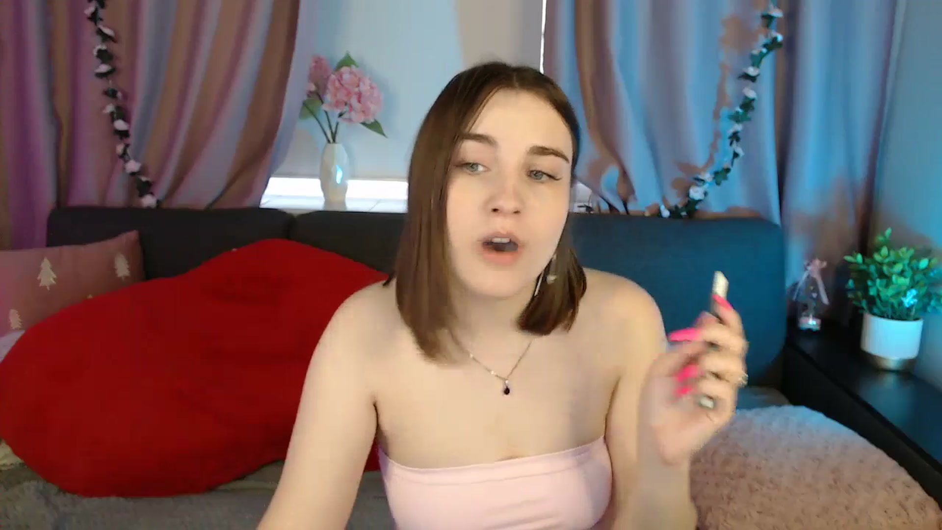Gallery image thumbnail from LaneyGrey's myfreecams stream on, 05/19/2025, 12:13 image 20 of 20