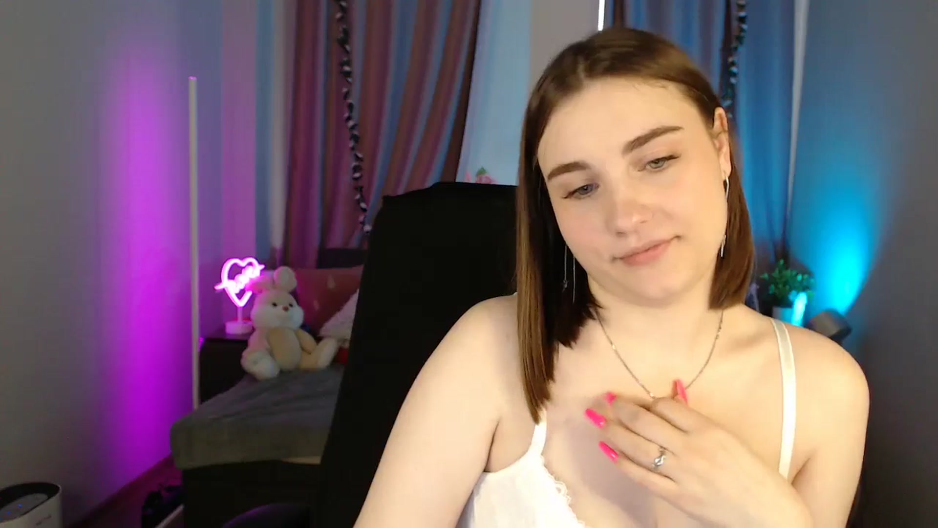 Gallery image thumbnail from LaneyGrey's myfreecams stream on, 05/20/2025, 09:57 image 11 of 20